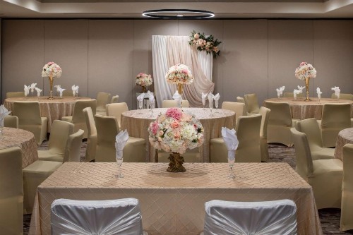 Hilton Garden Inn Fontana - image 43