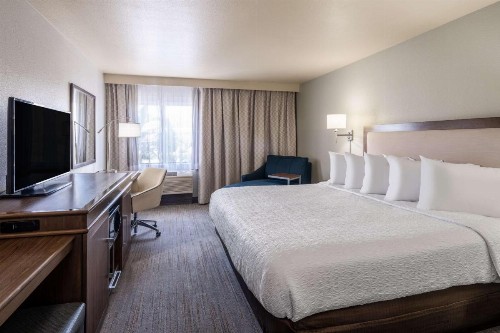 Hampton Inn Irvine/East Lake Forest - image 27