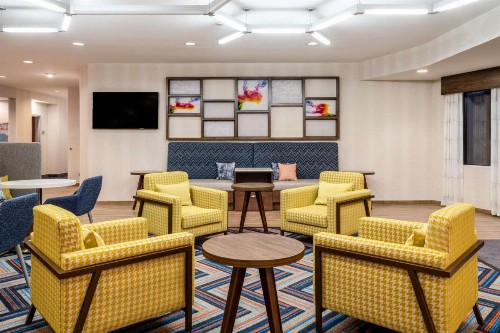 Hampton Inn Irvine/East Lake Forest - image 4