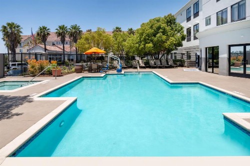 Hampton Inn Irvine/East Lake Forest - image 7