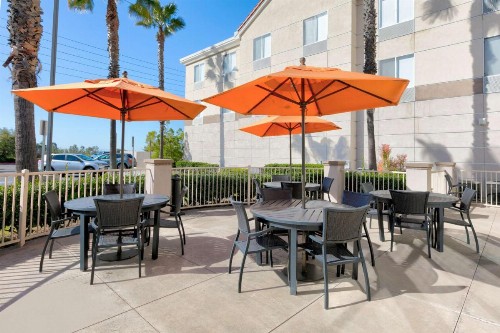 Hilton Garden Inn Irvine East/Lake Forest - image 3