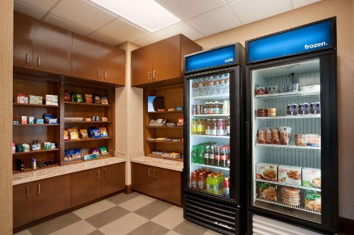 Hampton Inn Magnolia - image 4