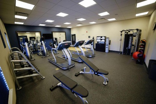 Hampton Inn & Suites Forest City - image 11