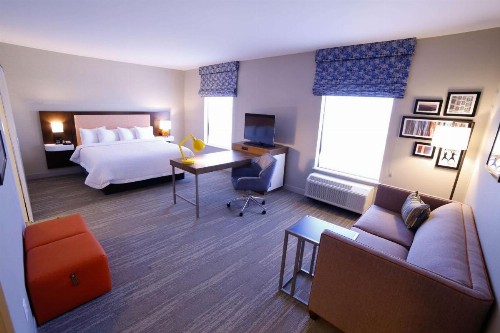 Hampton Inn & Suites Forest City - image 22