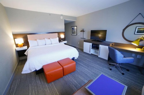 Hampton Inn & Suites Forest City - image 31