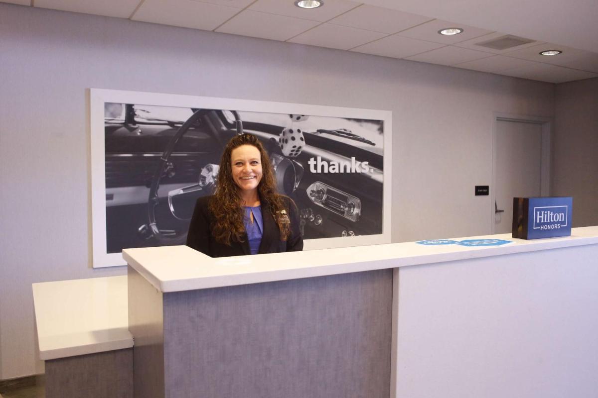 Hampton Inn & Suites Forest City - image 5