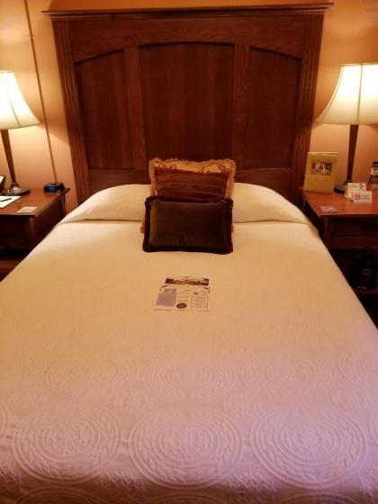 McMenamins Grand Lodge - image 3