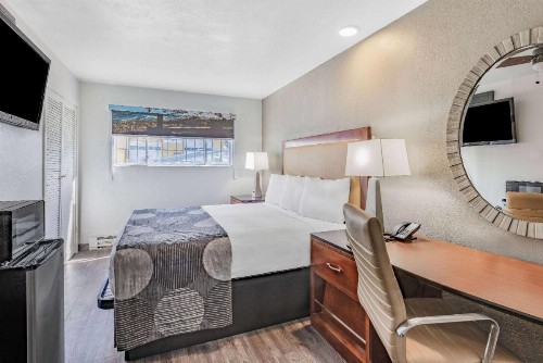 Oceanside Inn & Suites - image 32