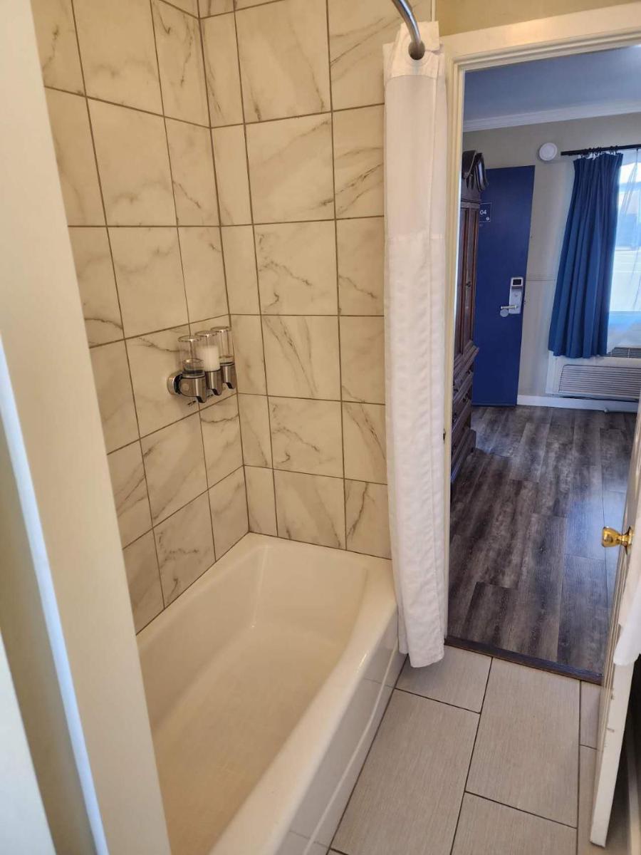 Travelodge by Wyndham Fort Bragg - image 6