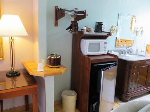 Coast Inn and Spa - image 11