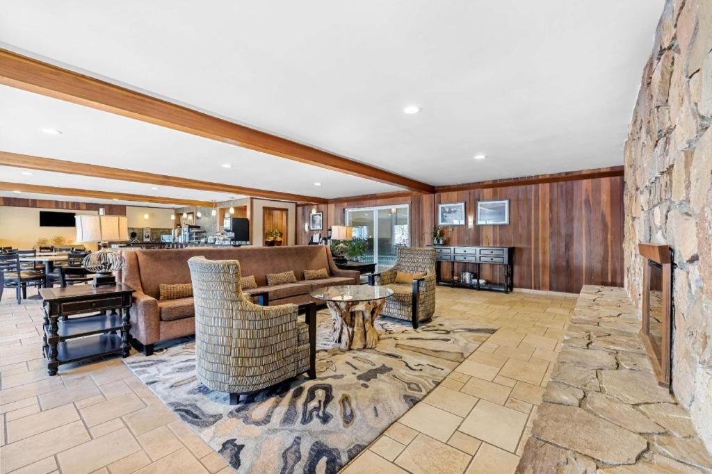 Best Western Vista Manor Lodge - image 3