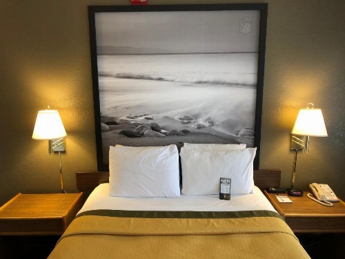 Super 8 by Wyndham Fort Bragg - image 10