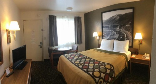 Super 8 by Wyndham Fort Bragg - image 17