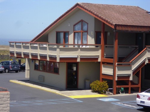 Super 8 by Wyndham Fort Bragg - image 25