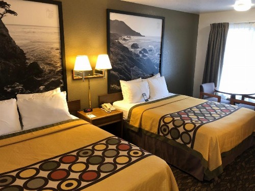 Super 8 by Wyndham Fort Bragg - image 7