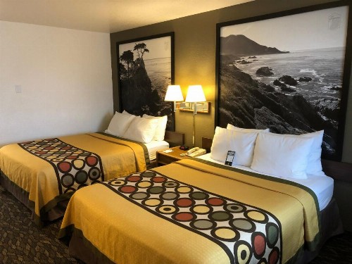 Super 8 by Wyndham Fort Bragg - image 9