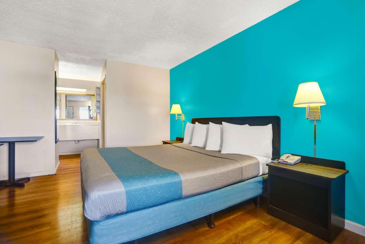 Motel 6-Fort Bragg CA - image 4