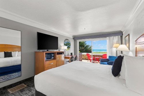 Beachcomber Motel - image 19