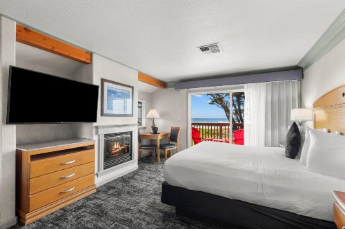 Beachcomber Motel - image 2