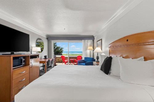 Beachcomber Motel - image 20