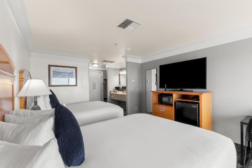 Beachcomber Motel - image 21