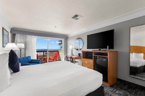 Beachcomber Motel - image 34