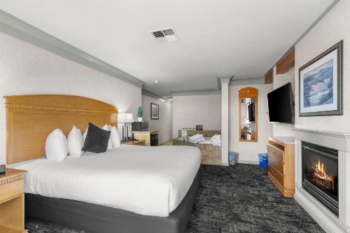 Beachcomber Motel - image 47