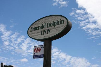 Emerald Dolphin Inn & Mini Golf - image 14