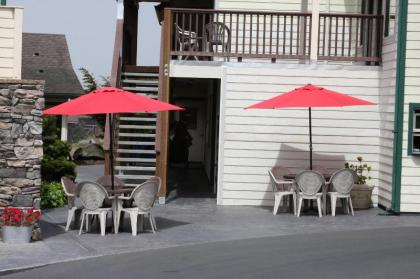 Emerald Dolphin Inn & Mini Golf - image 15