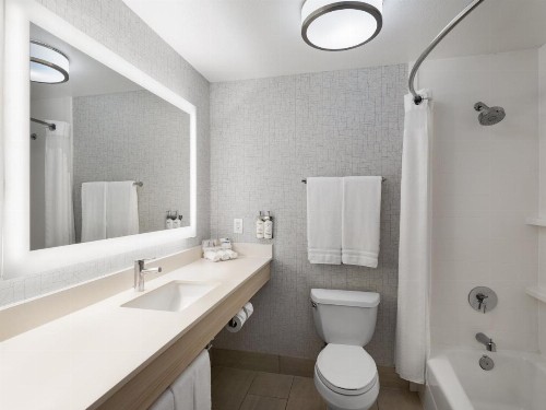 Holiday Inn Express Fort Bragg an IHG Hotel - image 19