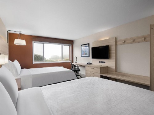 Holiday Inn Express Fort Bragg an IHG Hotel - image 20