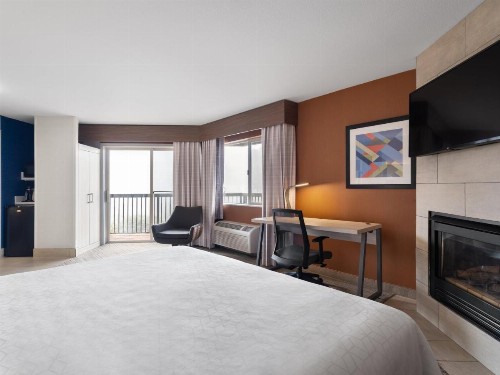 Holiday Inn Express Fort Bragg an IHG Hotel - image 21
