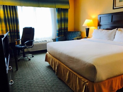Holiday Inn Express Fort Bragg an IHG Hotel - image 25