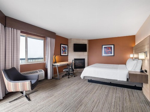 Holiday Inn Express Fort Bragg an IHG Hotel - image 35