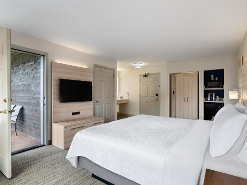Holiday Inn Express Fort Bragg an IHG Hotel - image 47