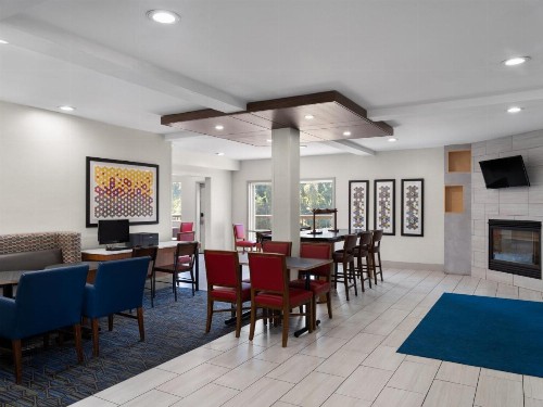 Holiday Inn Express Fort Bragg an IHG Hotel - image 7