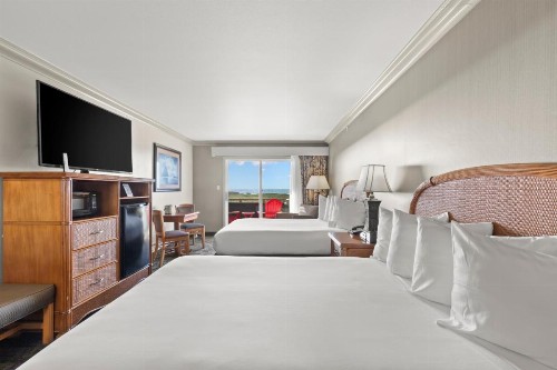 Surf and Sand Lodge - image 33