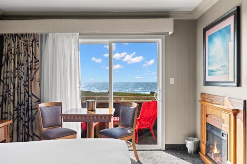 Surf and Sand Lodge - image 48