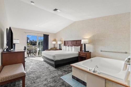 Beach House Inn - image 13