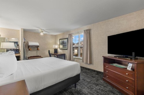 Beach House Inn - image 28
