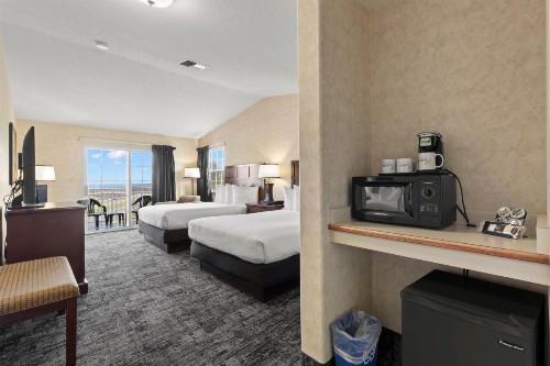 Beach House Inn - image 38