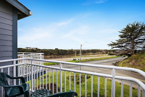 Beach House Inn - image 8