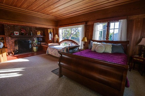 The Colonial Inn - image 12