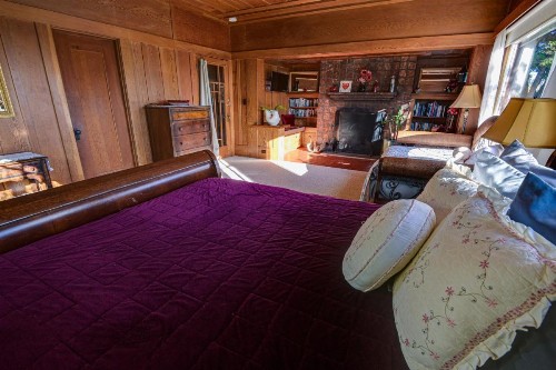 The Colonial Inn - image 13