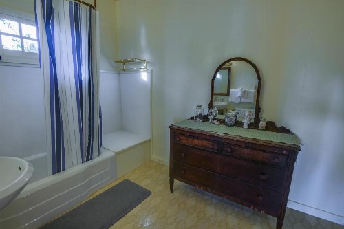 The Colonial Inn - image 16