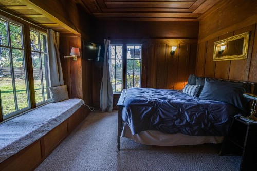 The Colonial Inn - image 18