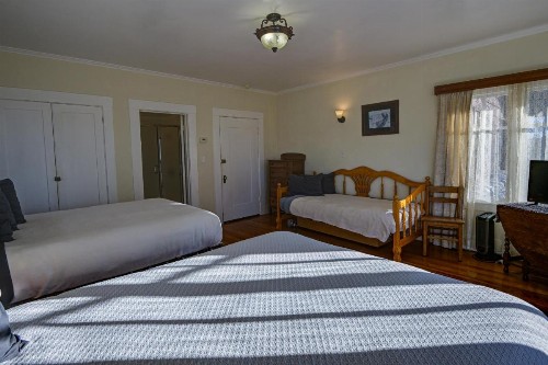 The Colonial Inn - image 30