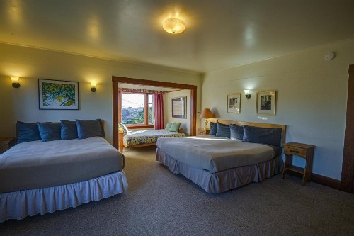 The Colonial Inn - image 40