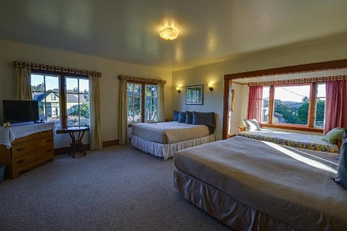 The Colonial Inn - image 41