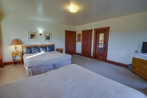 The Colonial Inn - image 42